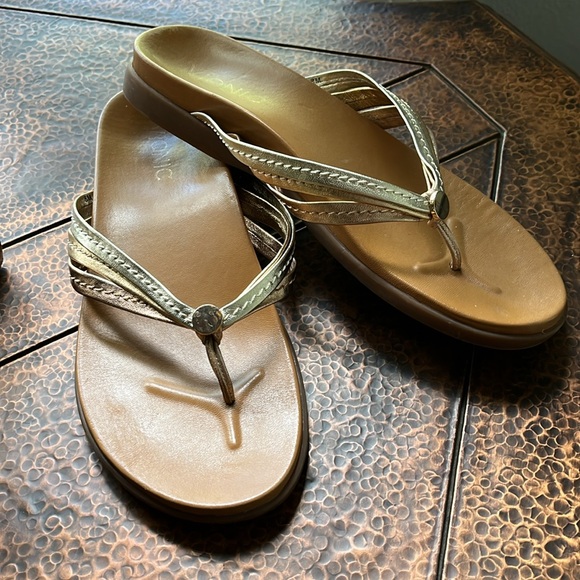 VIONIC THONG SANDALS SIZE 7 - Picture 2 of 9